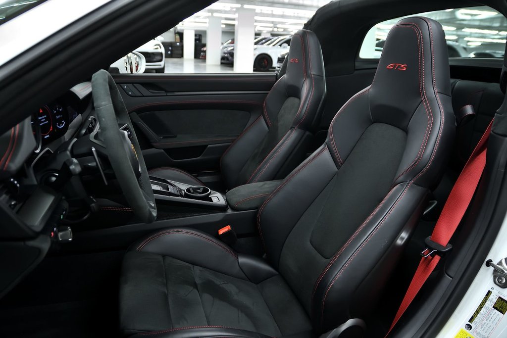 Porsche 911  2024 à Laval, Québec - 18 - w1024h768px