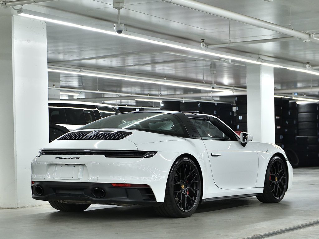 Porsche 911  2024 à Laval, Québec - 3 - w1024h768px