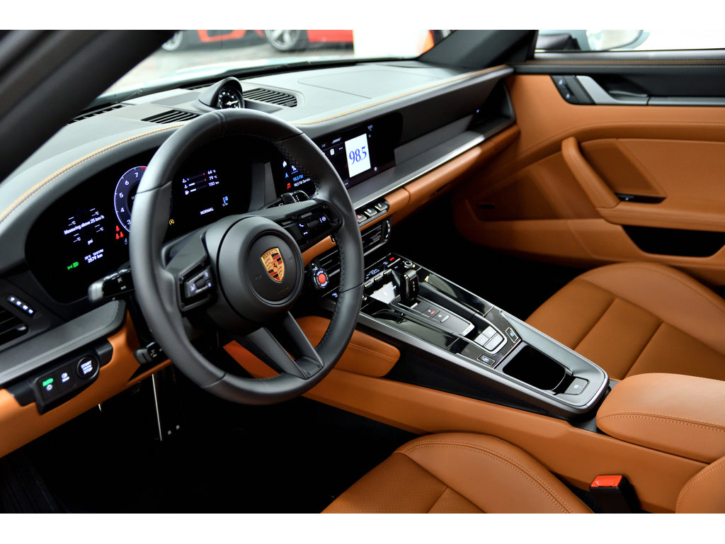 Porsche 911 Carrera Coupe / Aerokit / Sport Package / BOSE 2025 à Laval, Québec - 12 - w1024h768px