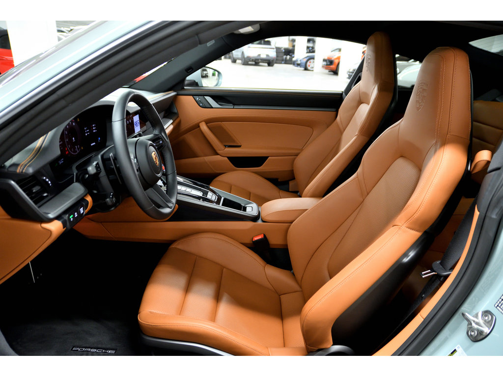 Porsche 911 Carrera Coupe / Aerokit / Sport Package / BOSE 2025 à Laval, Québec - 13 - w1024h768px