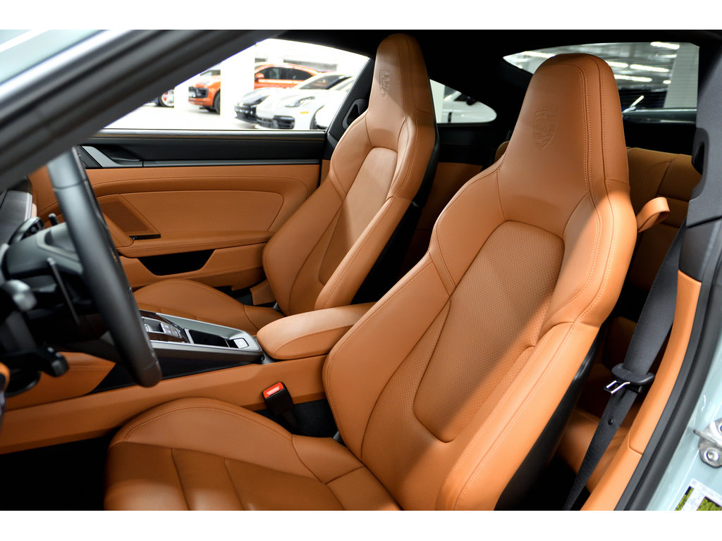 Porsche 911 Carrera Coupe / Aerokit / Sport Package / BOSE 2025 à Laval, Québec - 14 - w1024h768px
