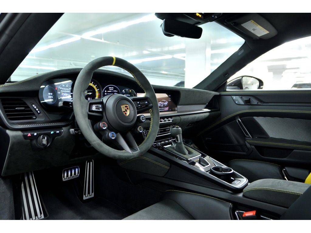 Porsche 911 GT3 RS Coupe / Weissach / PCCBs / 100% Protex 2025 à Laval, Québec - 12 - w1024h768px