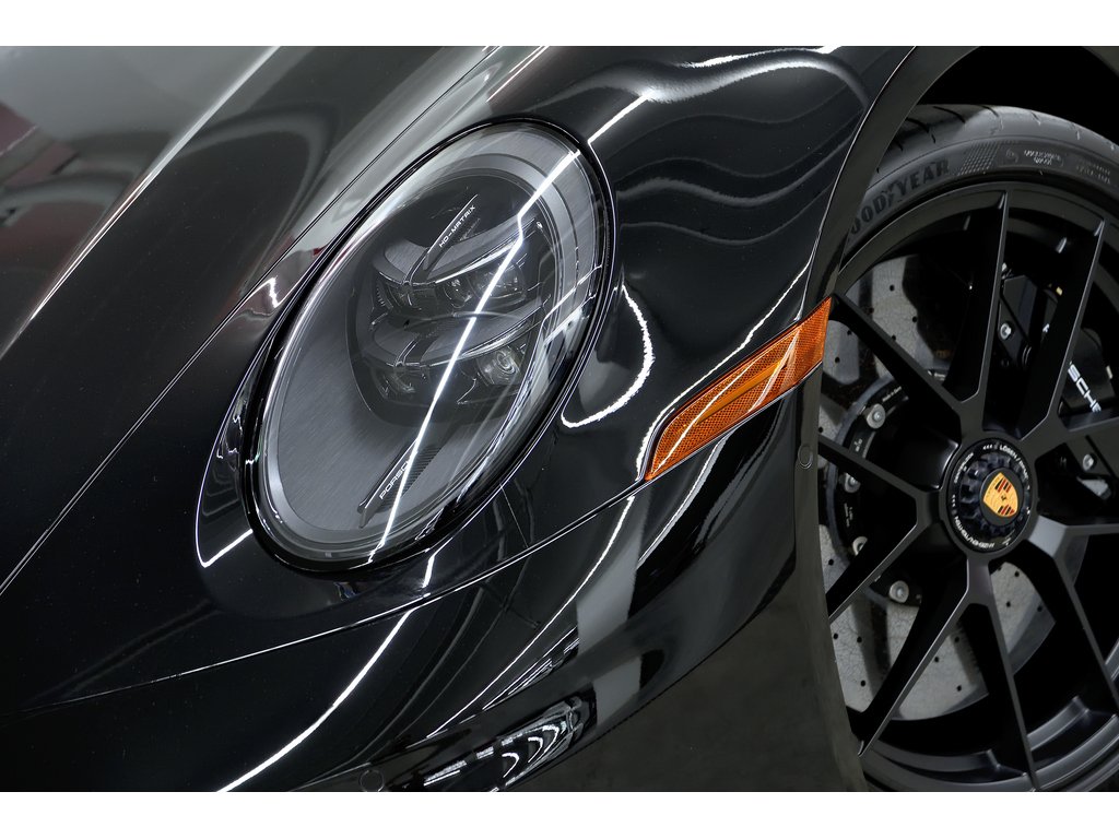 2025 Porsche 911 Carrera GTS Coupe / Premium Package / Burmester in Laval, Quebec - 7 - w1024h768px