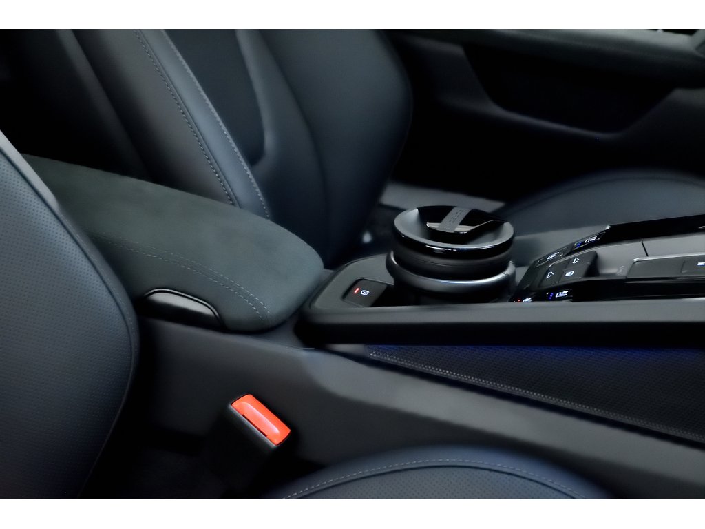 2025 Porsche 911 Carrera GTS Coupe / Premium Package / Burmester in Laval, Quebec - 36 - w1024h768px