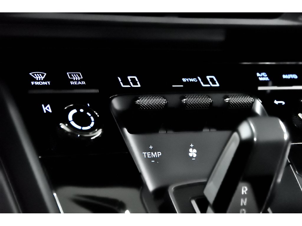 2025 Porsche 911 Carrera GTS Coupe / Premium Package / Burmester in Laval, Quebec - 25 - w1024h768px