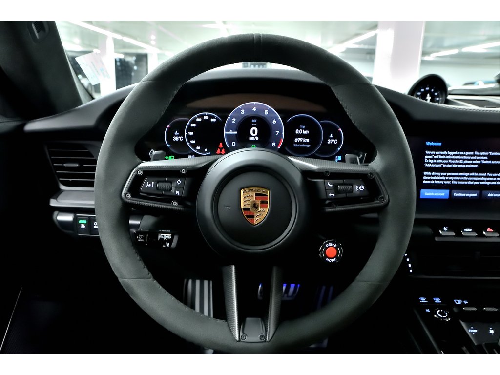 2025 Porsche 911 Carrera GTS Coupe / Premium Package / Burmester in Laval, Quebec - 17 - w1024h768px