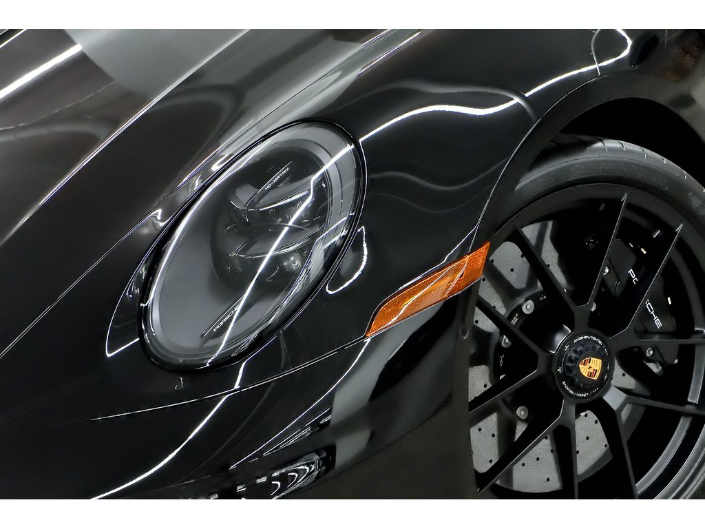2025 Porsche 911 Carrera GTS Coupe / Premium Package / Burmester in Laval, Quebec - 8 - w1024h768px