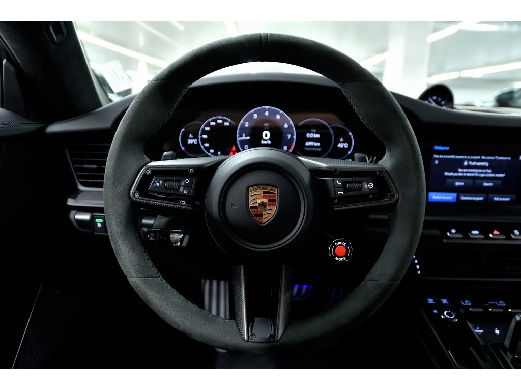 2025 Porsche 911 Carrera GTS Coupe / Premium Package / Burmester in Laval, Quebec - 18 - w1024h768px