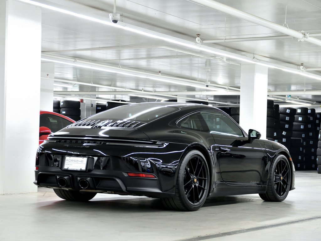 2025 Porsche 911 Carrera GTS Coupe / Premium Package / Burmester in Laval, Quebec - 39 - w1024h768px