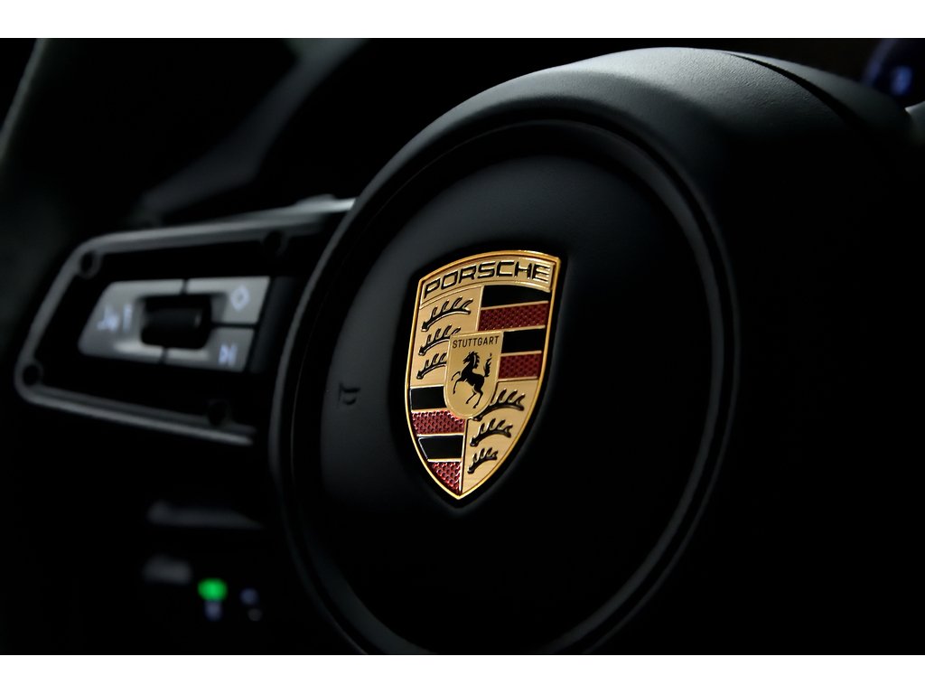 2025 Porsche 911 Carrera GTS Coupe / Premium Package / Burmester in Laval, Quebec - 19 - w1024h768px