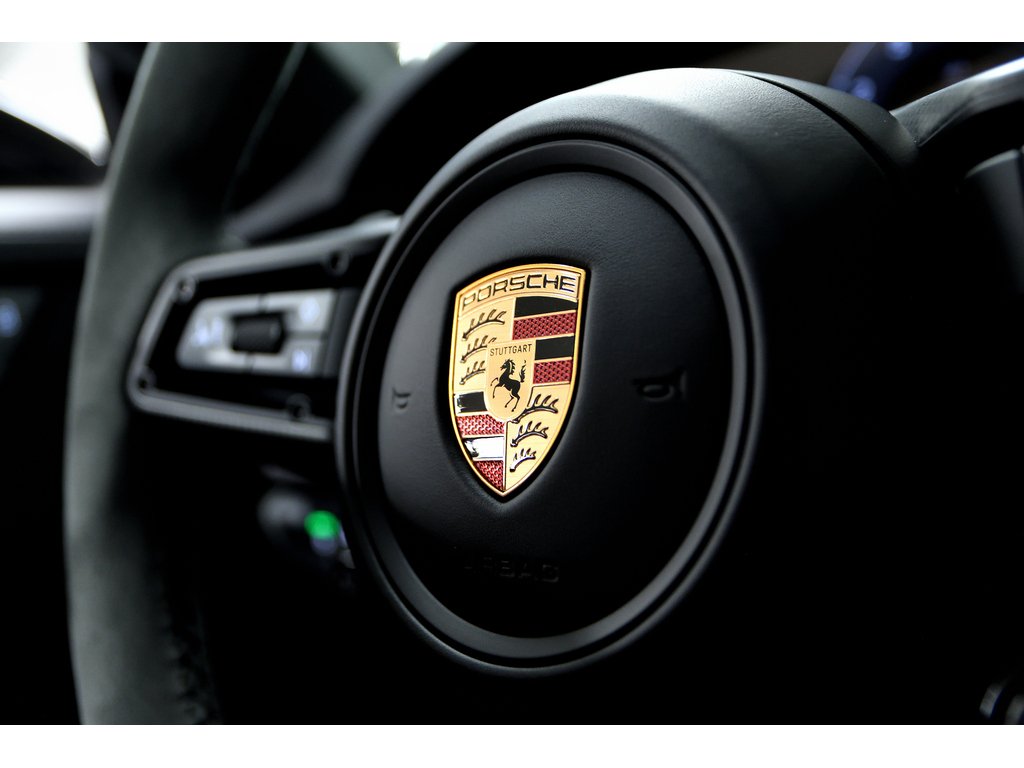 2025 Porsche 911 Carrera GTS Coupe / Premium Package / Burmester in Laval, Quebec - 19 - w1024h768px
