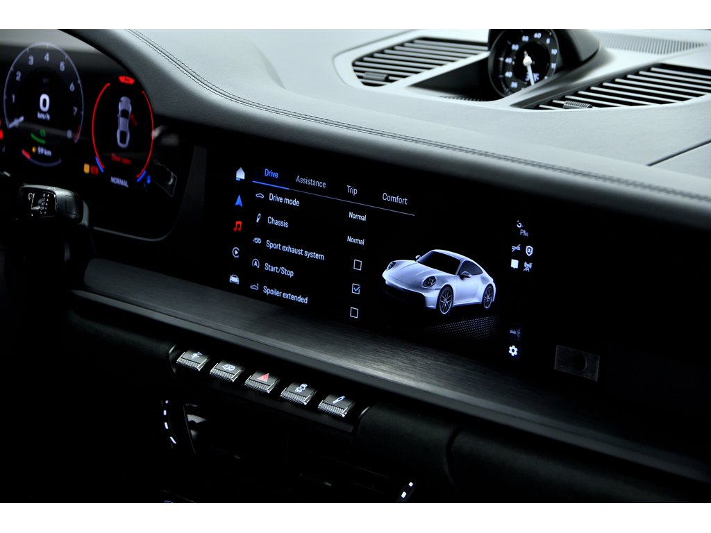 2025 Porsche 911 Carrera GTS Coupe / Premium Package / Burmester in Laval, Quebec - 34 - w1024h768px