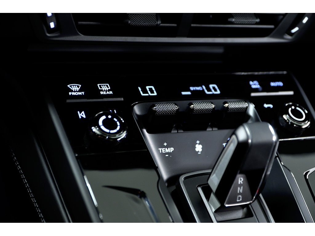 2025 Porsche 911 Carrera GTS Coupe / Premium Package / Burmester in Laval, Quebec - 28 - w1024h768px