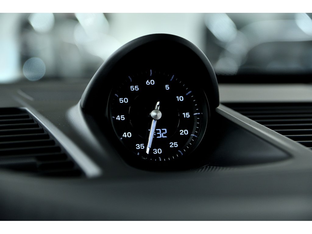 2025 Porsche 911 Carrera GTS Coupe / Premium Package / Burmester in Laval, Quebec - 22 - w1024h768px