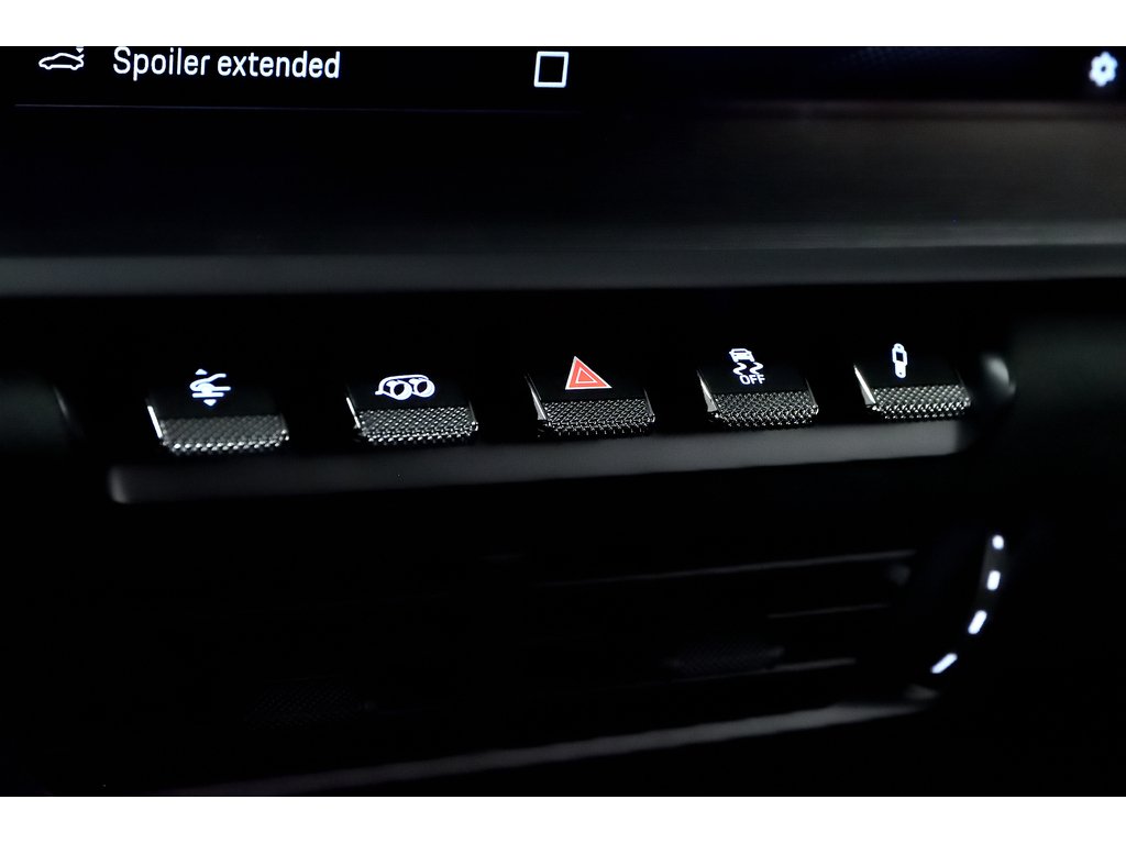 2025 Porsche 911 Carrera GTS Coupe / Premium Package / Burmester in Laval, Quebec - 24 - w1024h768px