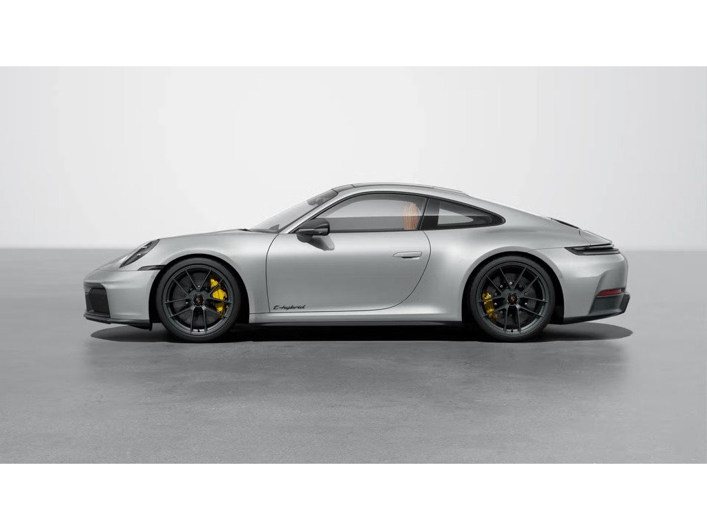 2025 Porsche 911 Carrera 4 GTS Coupe in Laval, Quebec - 2 - w1024h768px