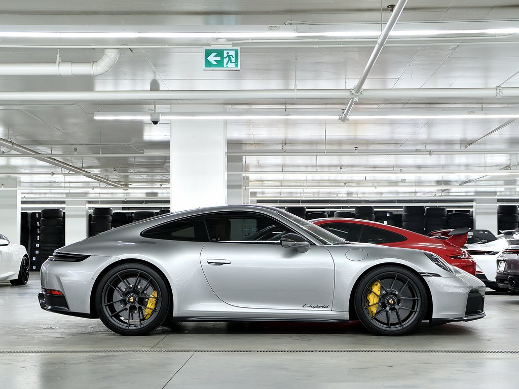 2025 Porsche 911 Carrera 4 GTS Coupe in Laval, Quebec - 2 - w1024h768px