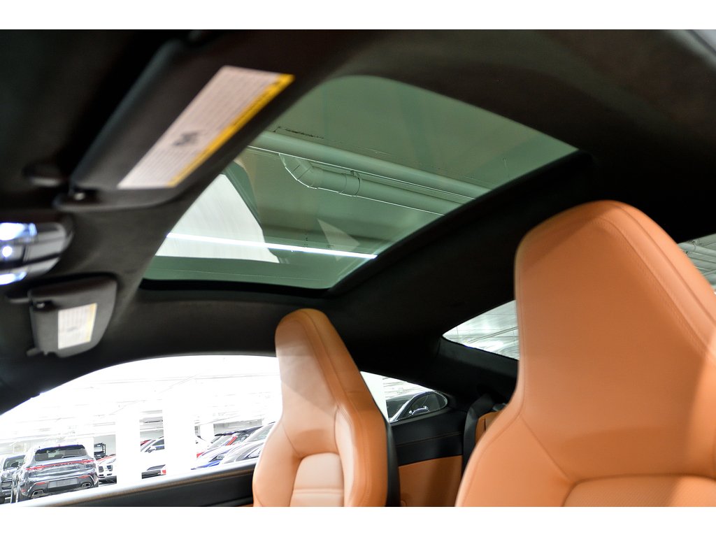 2025 Porsche 911 Carrera 4 GTS Coupe in Laval, Quebec - 22 - w1024h768px