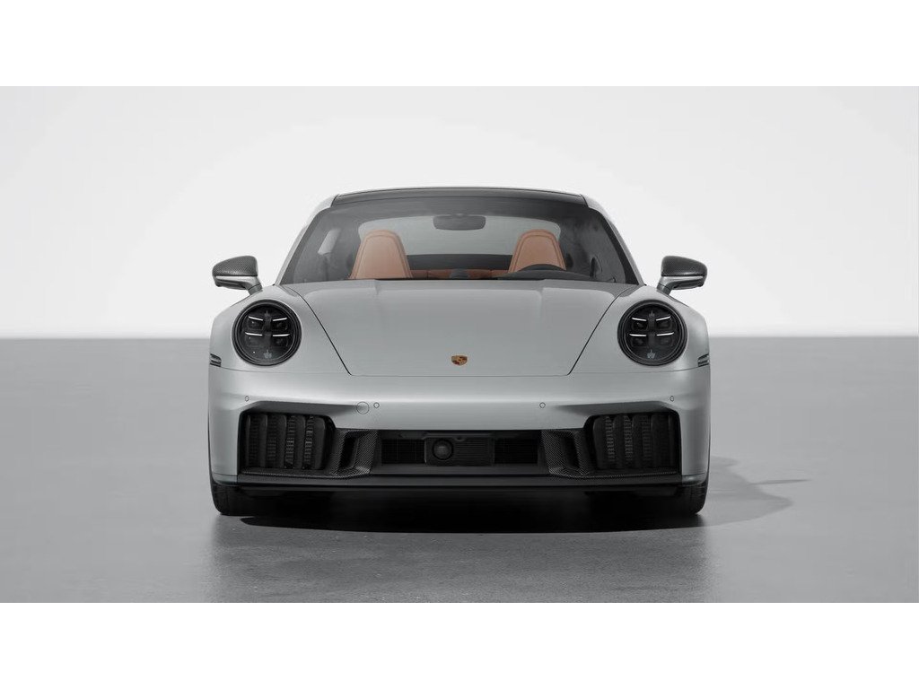 2025 Porsche 911 Carrera 4 GTS Coupe in Laval, Quebec - 8 - w1024h768px