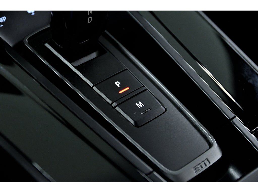 2025 Porsche 911 Carrera 4 GTS Coupe in Laval, Quebec - 34 - w1024h768px