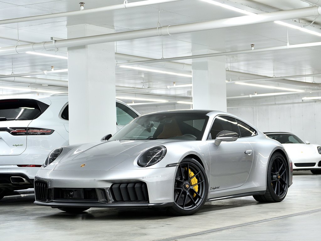 2025 Porsche 911 Carrera 4 GTS Coupe in Laval, Quebec - 1 - w1024h768px