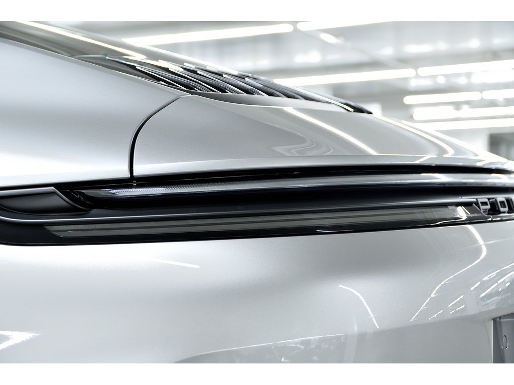 2025 Porsche 911 Carrera 4 GTS Coupe in Laval, Quebec - 12 - w1024h768px