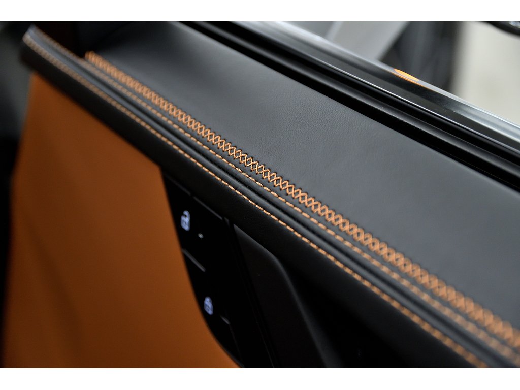 2025 Porsche 911 Carrera 4 GTS Coupe in Laval, Quebec - 44 - w1024h768px