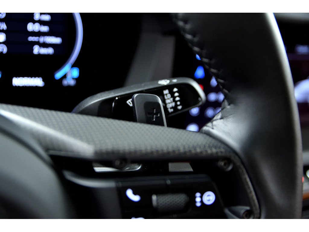 2025 Porsche 911 Carrera 4 GTS Coupe in Laval, Quebec - 26 - w1024h768px