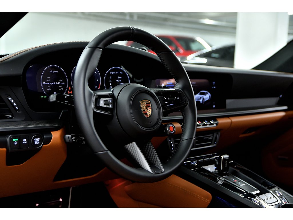 2025 Porsche 911 Carrera 4 GTS Coupe in Laval, Quebec - 15 - w1024h768px