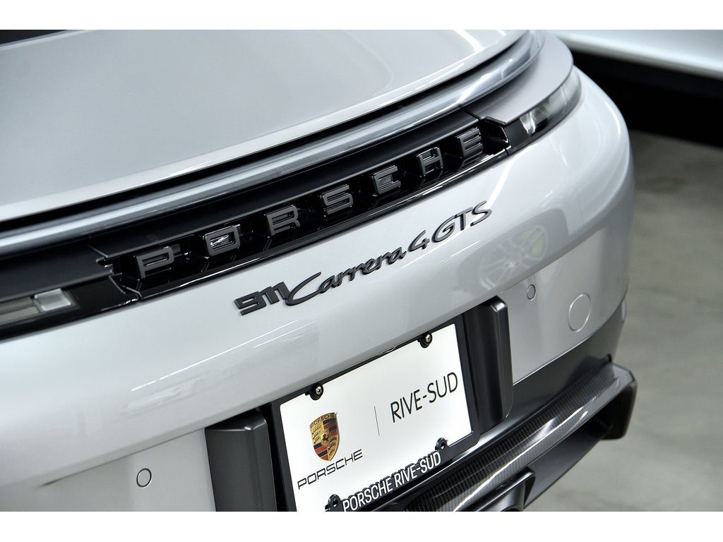 2025 Porsche 911 Carrera 4 GTS Coupe in Laval, Quebec - 13 - w1024h768px
