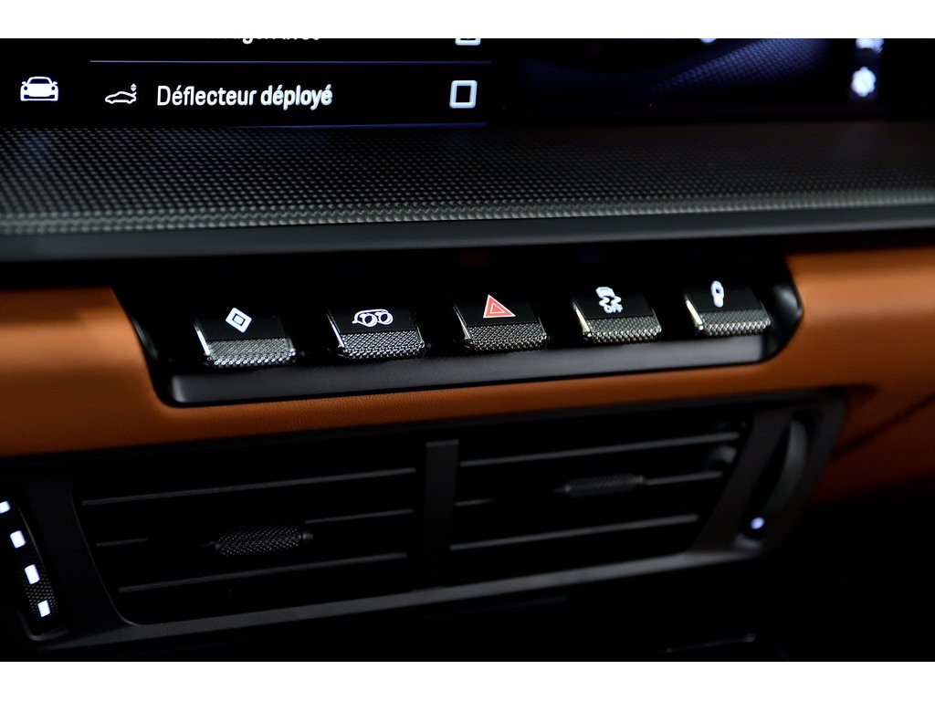 2025 Porsche 911 Carrera 4 GTS Coupe in Laval, Quebec - 32 - w1024h768px