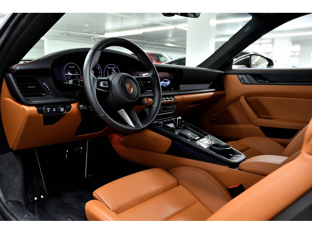 2025 Porsche 911 Carrera 4 GTS Coupe in Laval, Quebec - 16 - w1024h768px