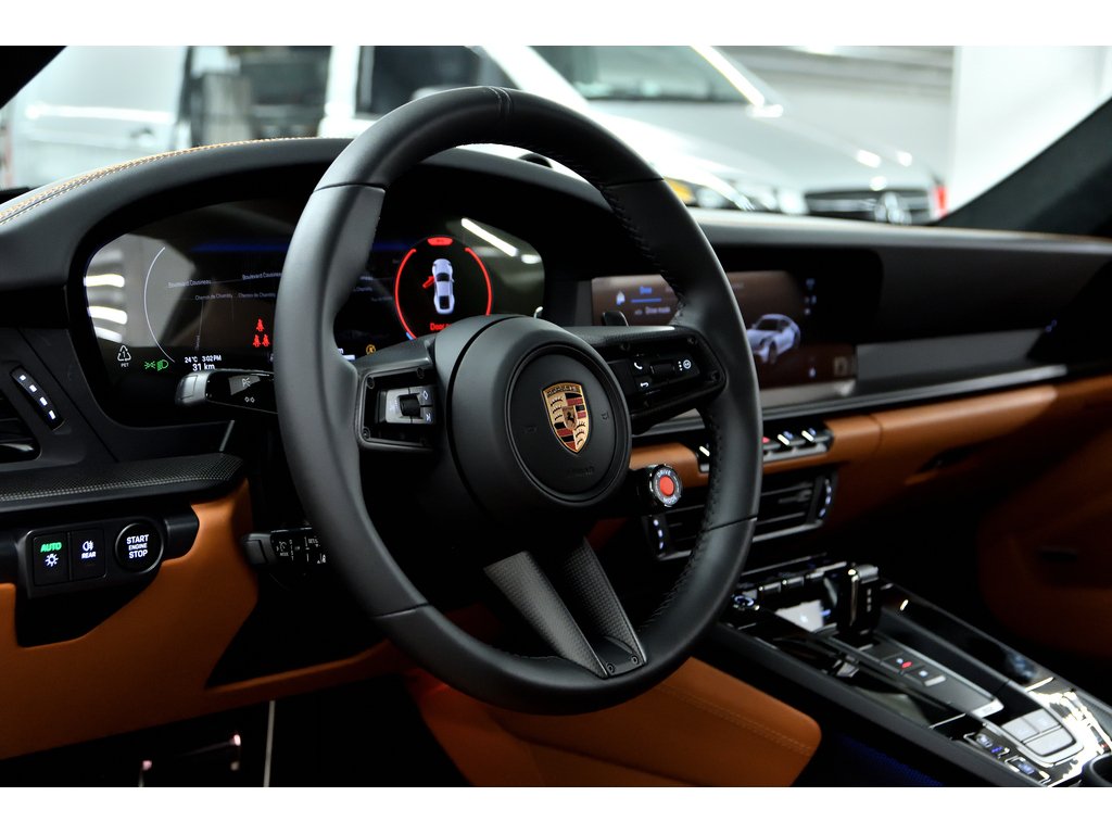 2025 Porsche 911 Carrera GTS Coupe / PCCBs / Front Axle / Premium in Laval, Quebec - 10 - w1024h768px