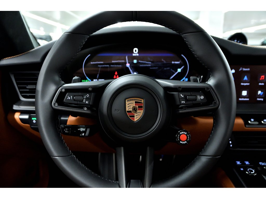 2025 Porsche 911 Carrera GTS Coupe / PCCBs / Front Axle / Premium in Laval, Quebec - 17 - w1024h768px