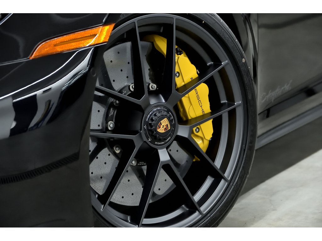 2025 Porsche 911 Carrera GTS Coupe / PCCBs / Front Axle / Premium in Laval, Quebec - 8 - w1024h768px