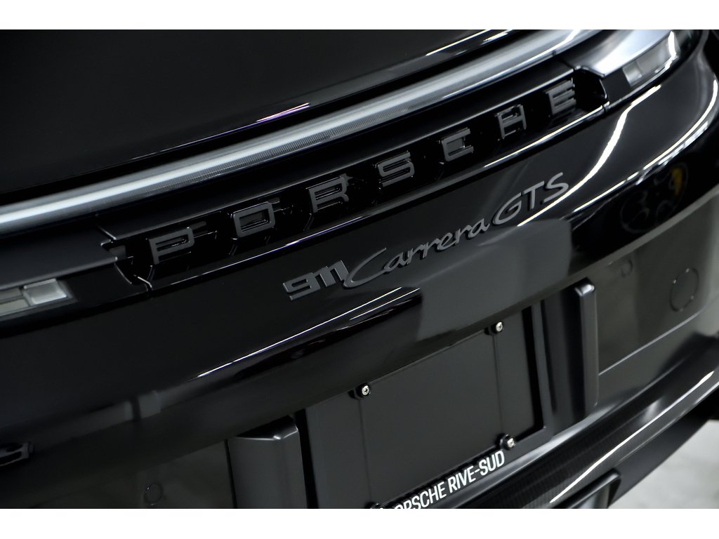2025 Porsche 911 Carrera GTS Coupe / PCCBs / Front Axle / Premium in Laval, Quebec - 36 - w1024h768px