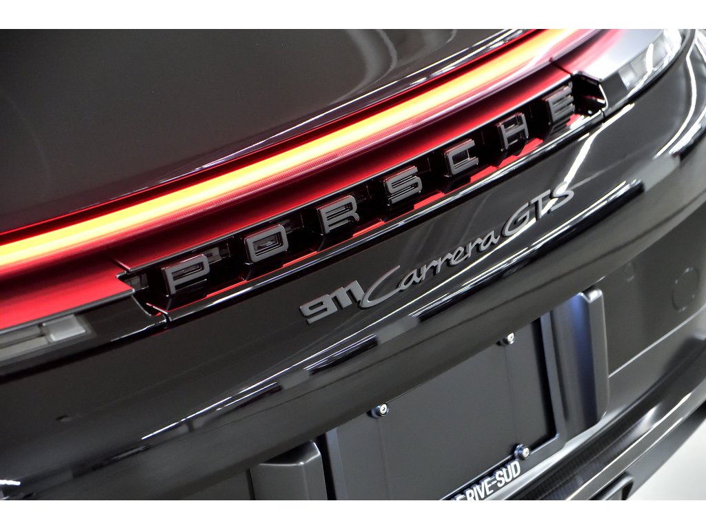 2025 Porsche 911 Carrera GTS Coupe / PCCBs / Front Axle / Premium in Laval, Quebec - 37 - w1024h768px