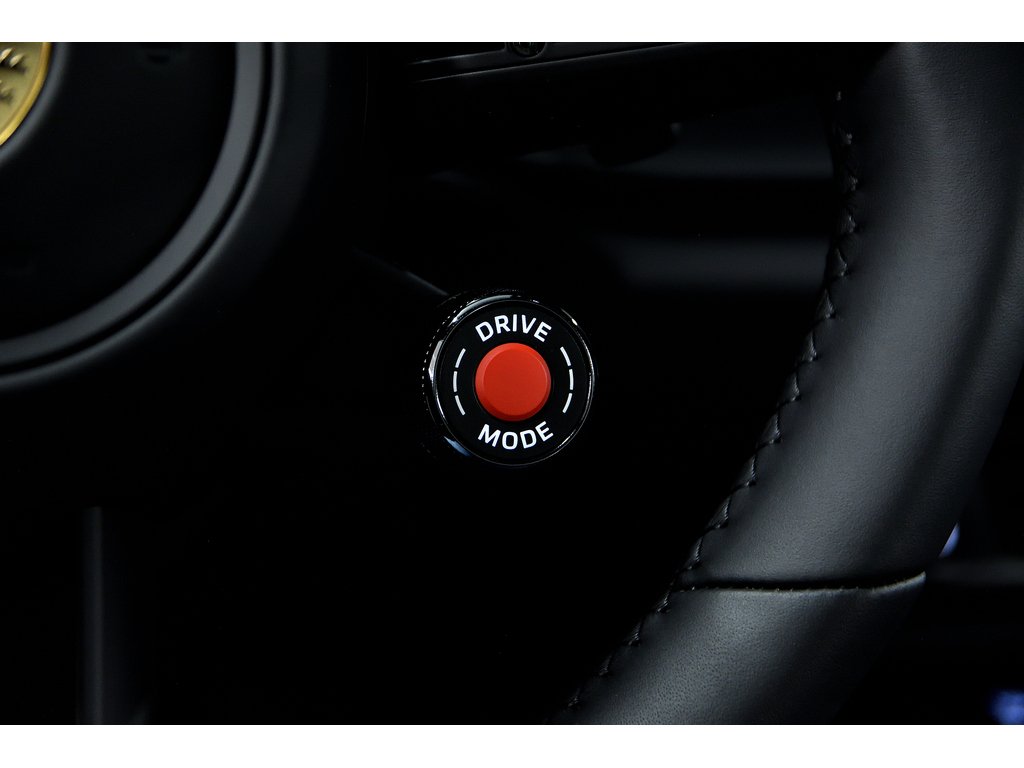 Porsche 911 Carrera 4 GTS Coupe / PCCBs / Front Axle / BOSE 2025 à Laval, Québec - 22 - w1024h768px