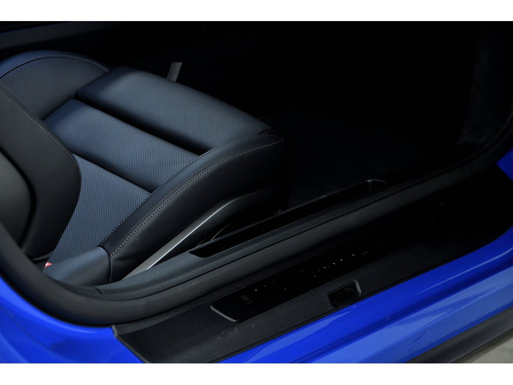 Porsche 911 Carrera 4 GTS Coupe / PCCBs / Front Axle / BOSE 2025 à Laval, Québec - 33 - w1024h768px