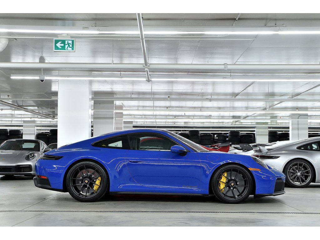 Porsche 911 Carrera 4 GTS Coupe / PCCBs / Front Axle / BOSE 2025 à Laval, Québec - 2 - w1024h768px