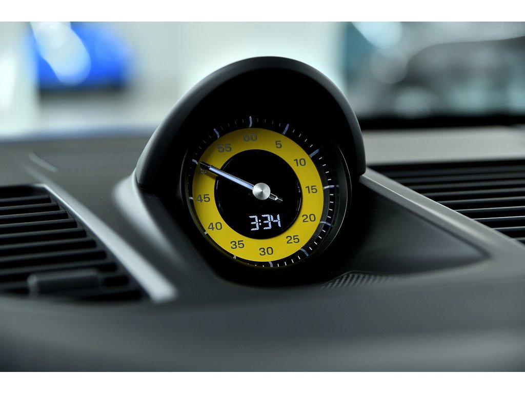 Porsche 911 Carrera 4 GTS Coupe / PCCBs / Front Axle / BOSE 2025 à Laval, Québec - 23 - w1024h768px