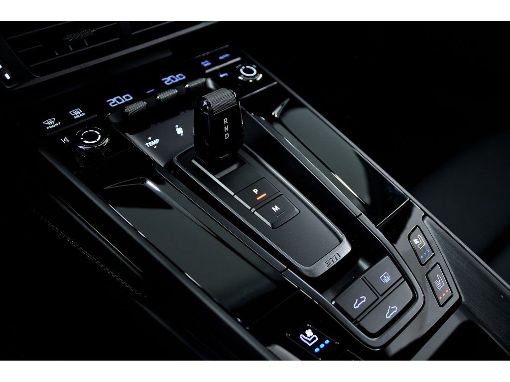 Porsche 911 Carrera 4 GTS Coupe / PCCBs / Front Axle / BOSE 2025 à Laval, Québec - 25 - w1024h768px