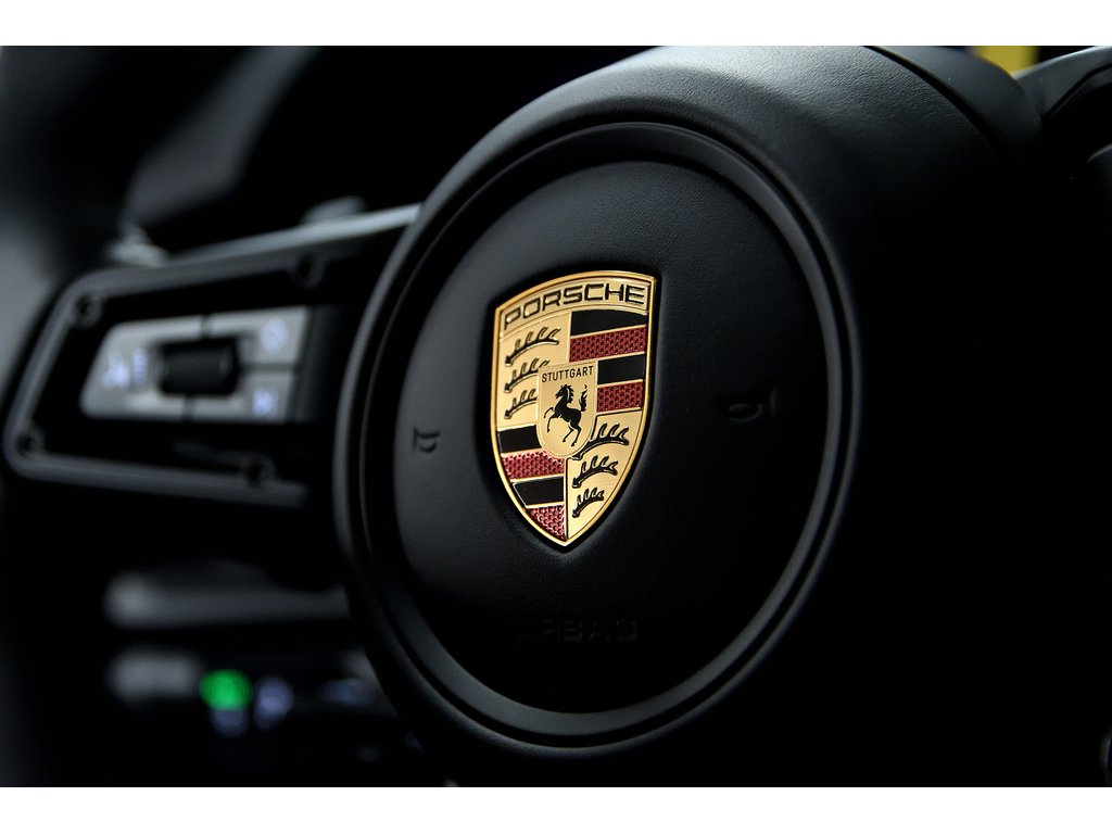 Porsche 911 Carrera 4 GTS Coupe / PCCBs / Front Axle / BOSE 2025 à Laval, Québec - 19 - w1024h768px