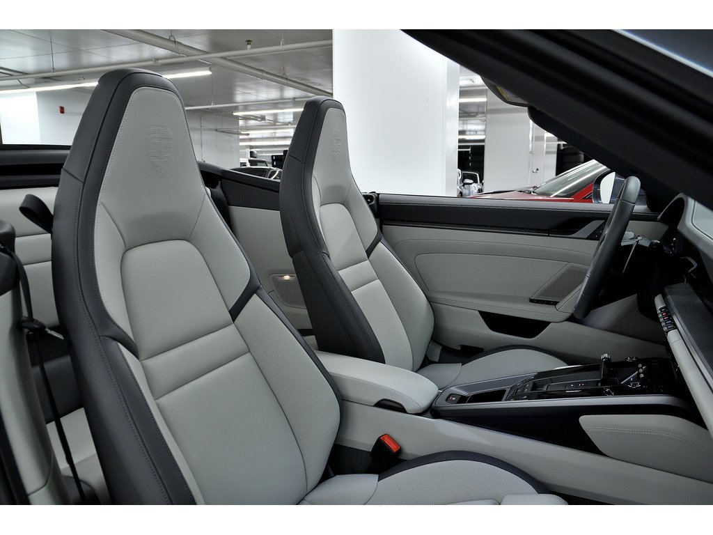 Porsche 911 Carrera Cabriolet / Premium Pack / Adaptive Cruise 2025 à Laval, Québec - 34 - w1024h768px