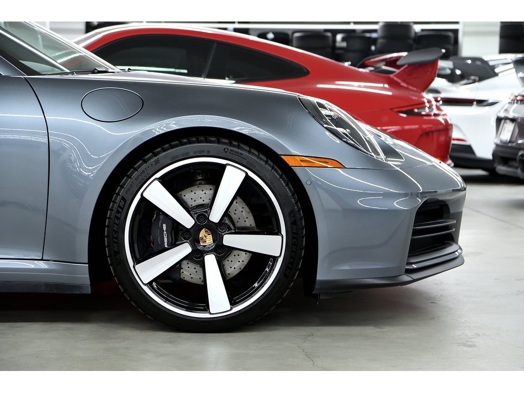 2025 Porsche 911 Carrera Cabriolet / Premium Pack / Adaptive Cruise in Laval, Quebec - 9 - w1024h768px