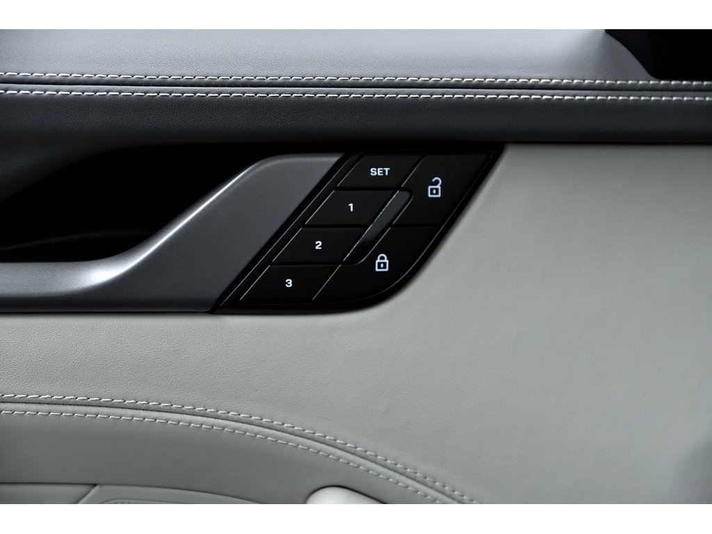 Porsche 911 Carrera Cabriolet / Premium Pack / Adaptive Cruise 2025 à Laval, Québec - 30 - w1024h768px