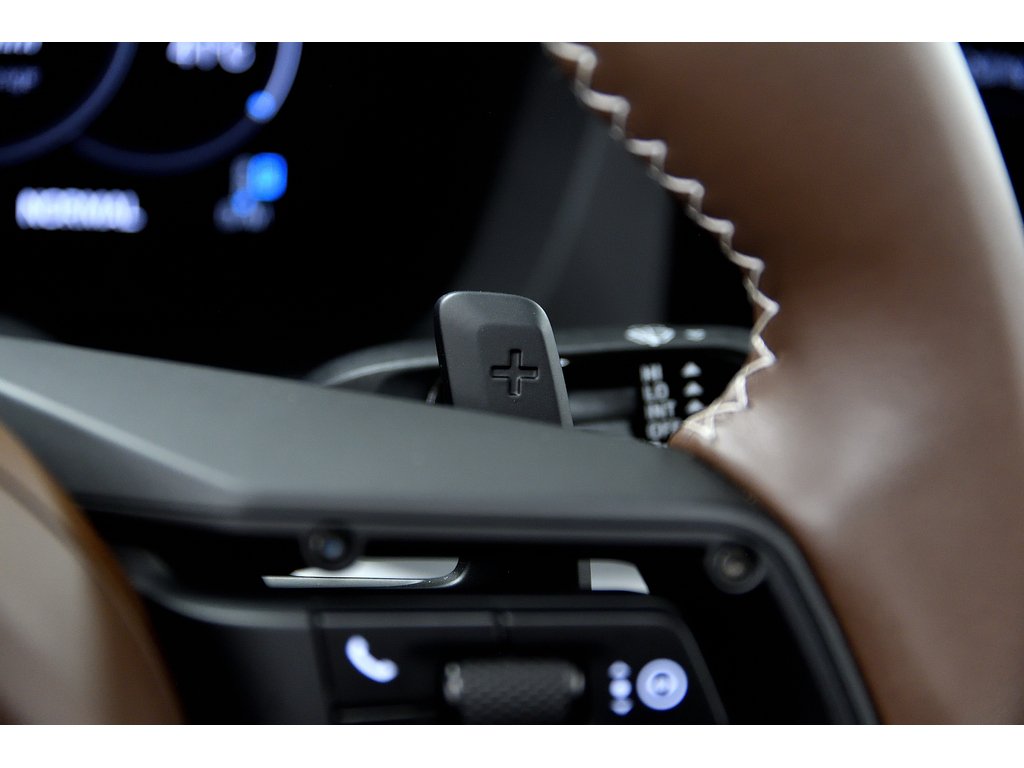 Porsche 911 Targa 4 GTS / Premium Package / Front Axle Lift / 2025 à Laval, Québec - 23 - w1024h768px