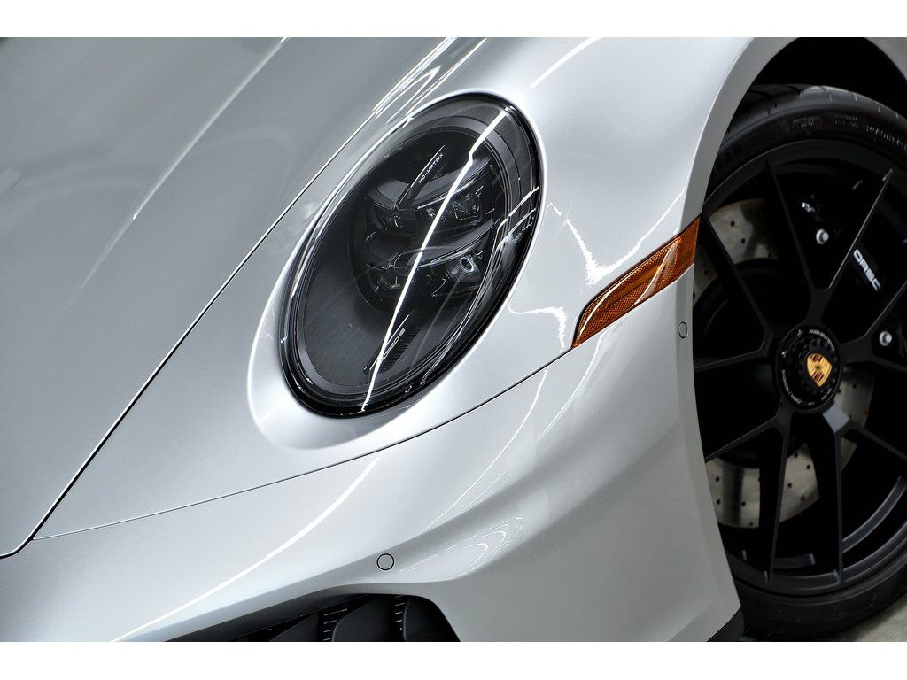 Porsche 911 Targa 4 GTS / Premium Package / Front Axle Lift / 2025 à Laval, Québec - 7 - w1024h768px