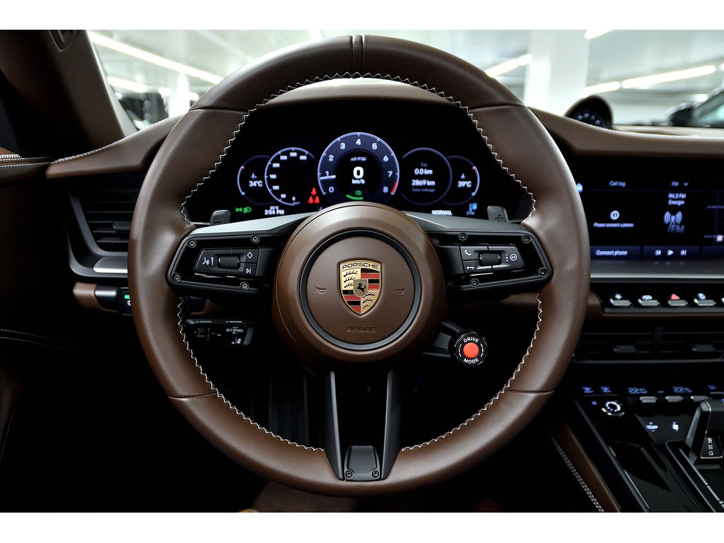 Porsche 911 Targa 4 GTS / Premium Package / Front Axle Lift / 2025 à Laval, Québec - 21 - w1024h768px