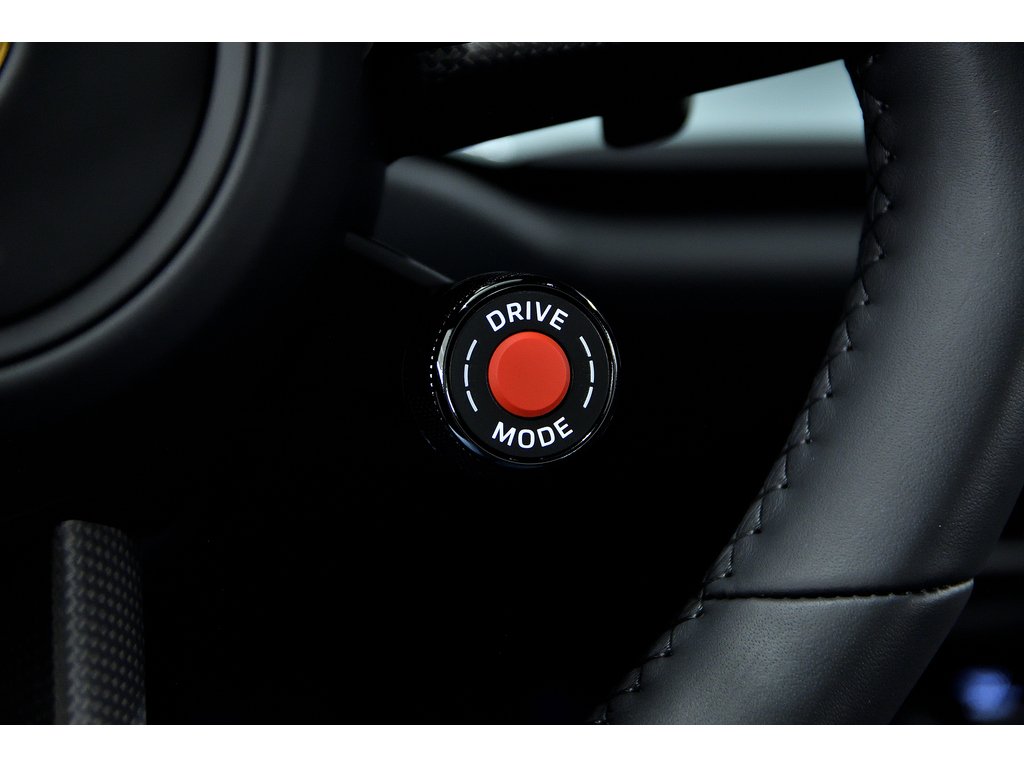 Porsche 911 Carrera 4 GTS Coupe / Front Axle Lift / Premium / 2025 à Laval, Québec - 20 - w1024h768px